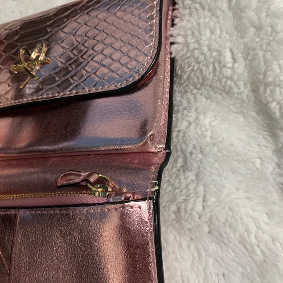 Victoria’s secret trifold wallet - Picture 5 of 7